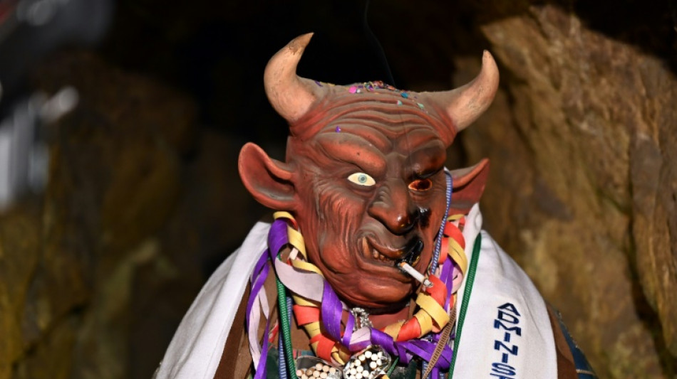 Bolivie: les mineurs sacrifient des lamas pour apaiser le dieu du monde souterrain