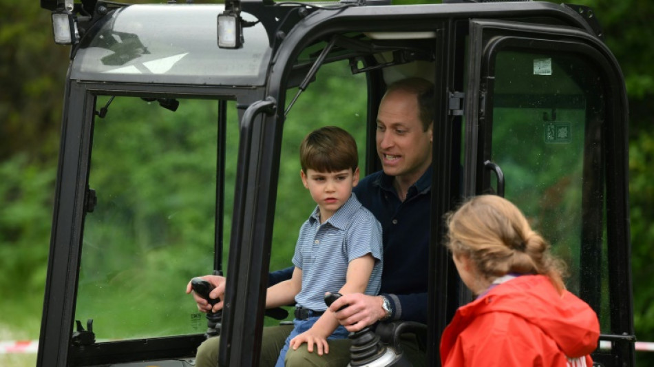 Les Britanniques appel&eacute;s au b&eacute;n&eacute;volat pour conclure le week-end du couronnement