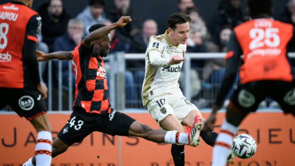 Lens &eacute; derrotado na visita ao Lorient (2-1) e perde chance de tomar lideran&ccedil;a do PSG