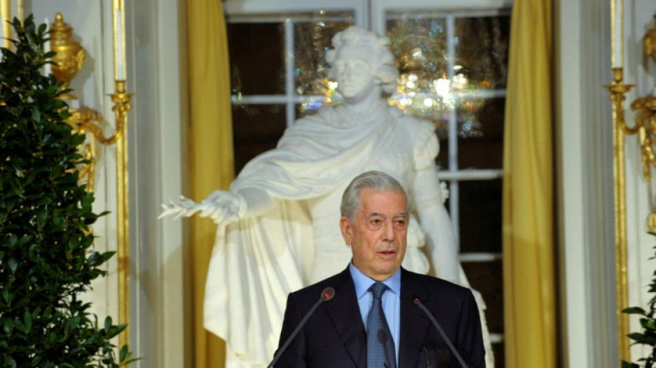 Vargas Llosa, o &uacute;ltimo escritor do 'boom' latino-americano