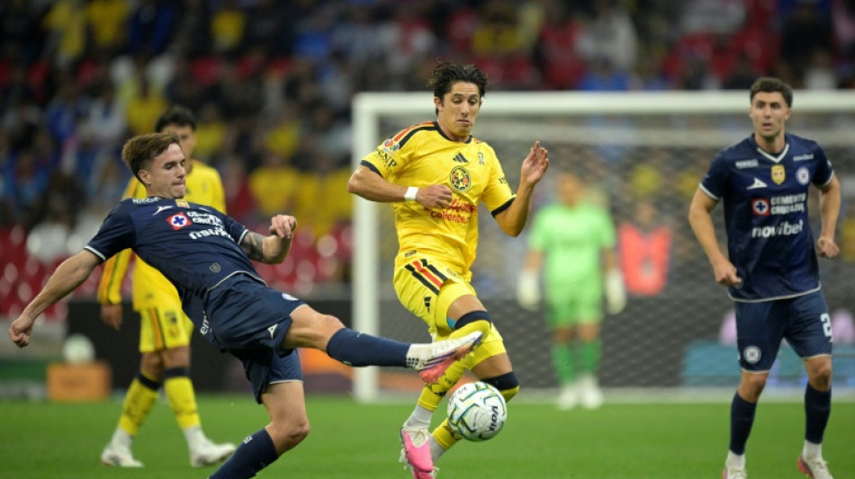 Cruz Azul vence al Am&eacute;rica y cede el liderato al Toluca en M&eacute;xico