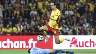 Lens inflige primeira derrota ao Lille (3-0) no Francês