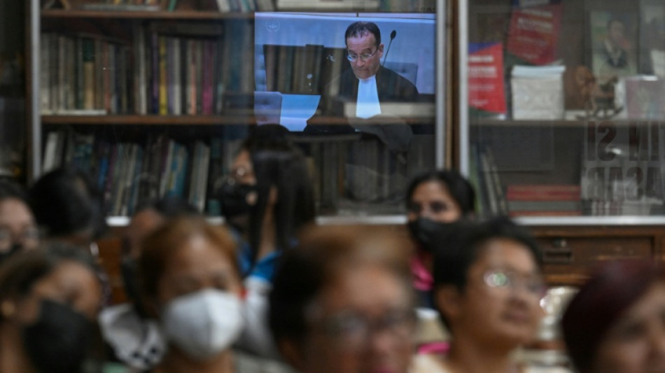 Les procureurs de la CPI affirment que l'ex-pr&eacute;sident philippin Duterte a tu&eacute; "des milliers de personnes"