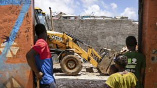 &Agrave; Mayotte, l'&eacute;conomie d&eacute;pend de travailleurs &eacute;trangers pi&eacute;g&eacute;s par les retards de titres de s&eacute;jour