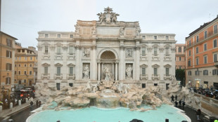 La fuente de Trevi en Roma reabre despu&eacute;s de varias semanas de limpieza