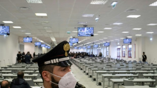 Centenas de integrantes da m&aacute;fia enfrentam grande julgamento na It&aacute;lia