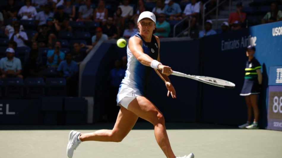 Remorseful Swiatek romps at US Open as Djokovic eyes last 16