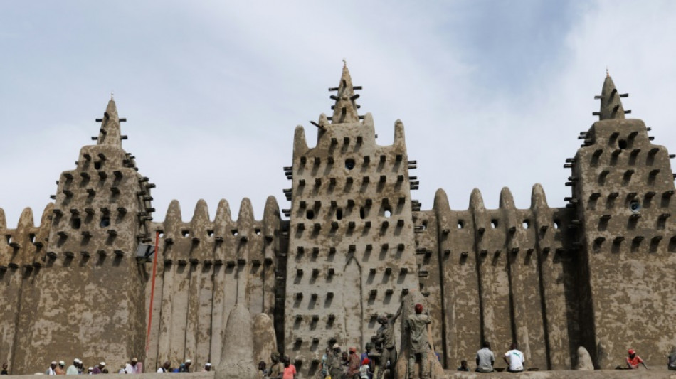 Des milliers de Maliens recr&eacute;pissent l'iconique mosqu&eacute;e de Djenn&eacute;
