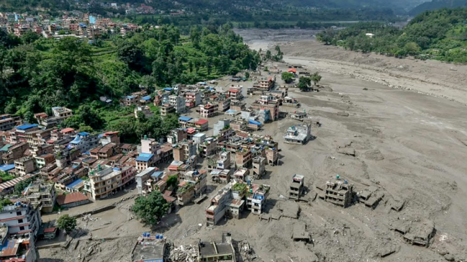 Al menos 362 muertos y m&aacute;s de 1.400 desaparecidos tras los deslaves entre Nepal y el T&iacute;bet