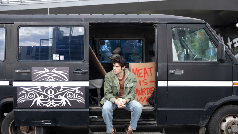 Maupas, 'racconto l'amore di una generazione smarrita'