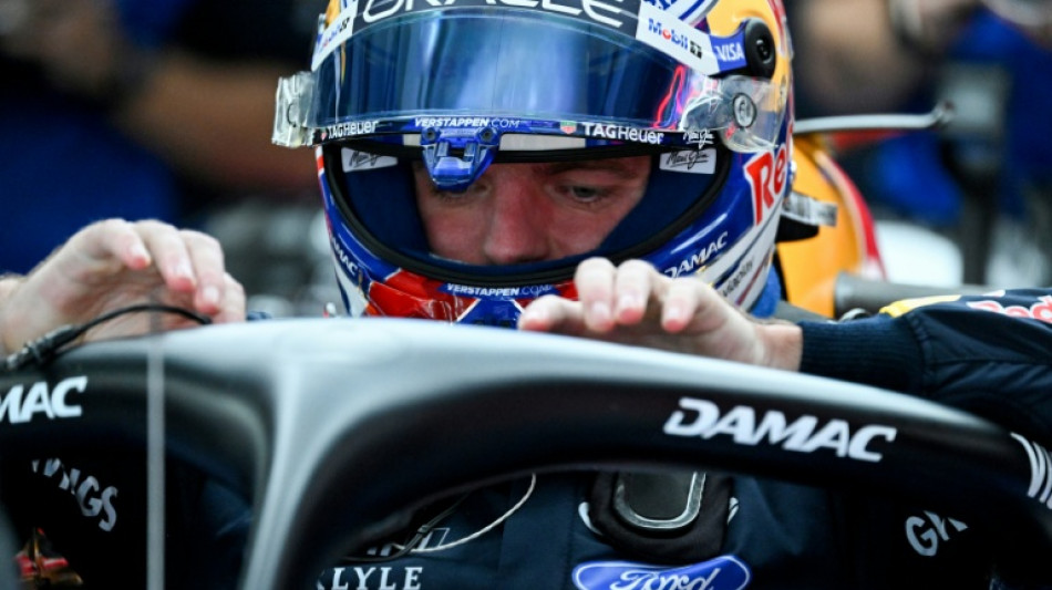 Verstappen goes own way to avoid the rain