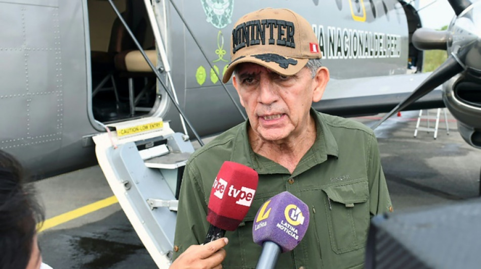 Tr&ecirc;s ministros peruanos renunciam em meio a 'Rolexgate'