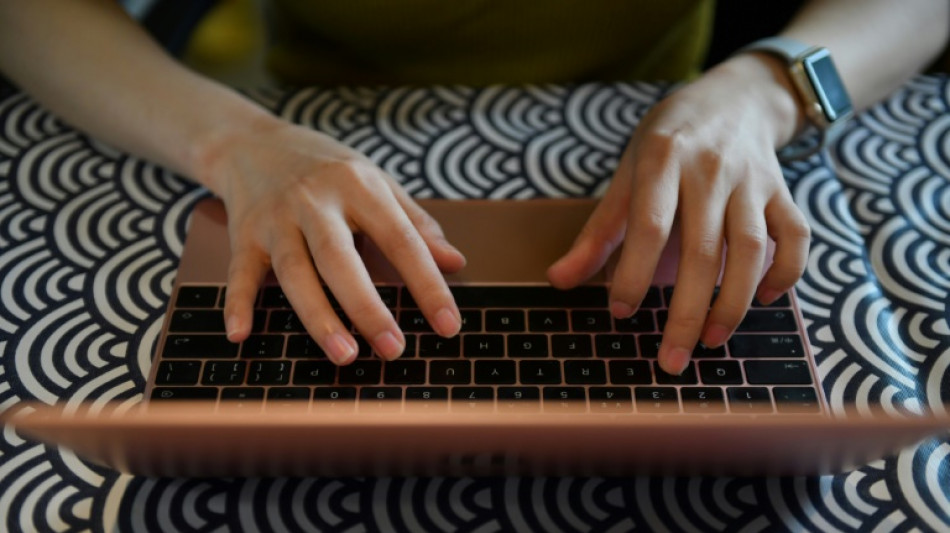 Umfrage: Mehrheit der Deutschen br&uuml;llt technische Ger&auml;te bei Problemen an