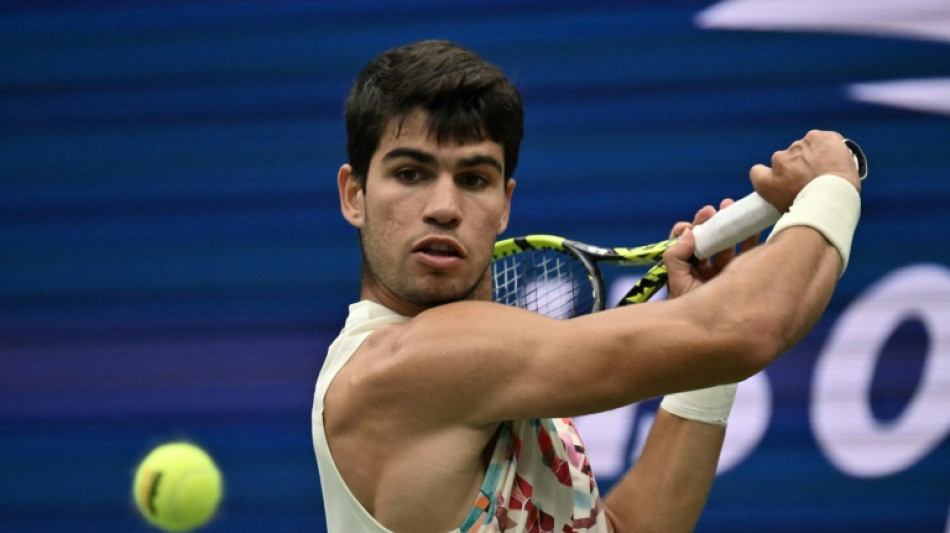 Clinical Alcaraz moves into US Open quarter-finals