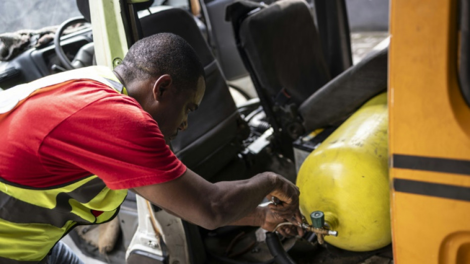 Shortages hit Nigeria's drive towards natural gas-fuelled cars