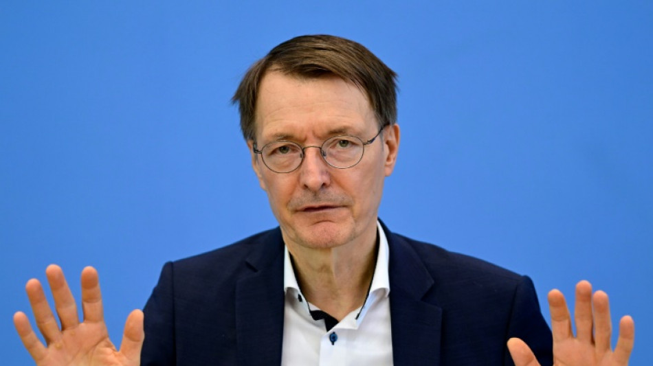 Lauterbach: Angepasster Omikron-Impfstoff wird f&uuml;r alle reichen