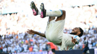 Olympique de Marselha vence recém-promovido Paris FC (5-2) pela 2ª rodada da Ligue 1