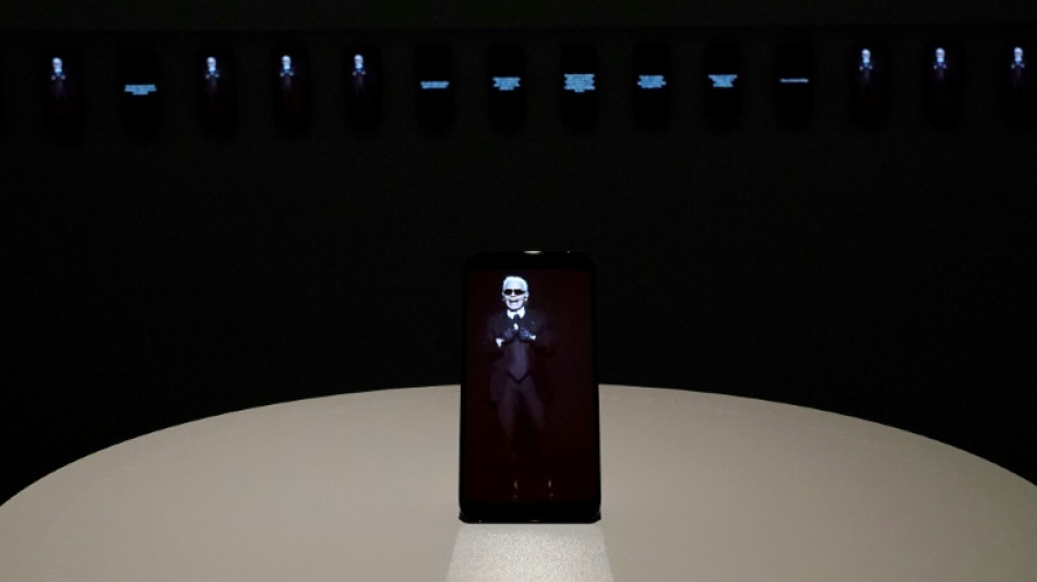 &Eacute;lites del entretenimiento, la moda y el deporte honran a Lagerfeld en la Gala del MET