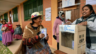 Pr&eacute;sidentielle en Bolivie: d&eacute;but du d&eacute;pouillement pour d&eacute;partager deux candidats de droite