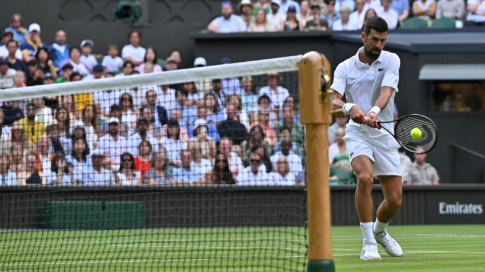 Djokovic avança às oitavas e alcança 100ª vitória em Wimbledon