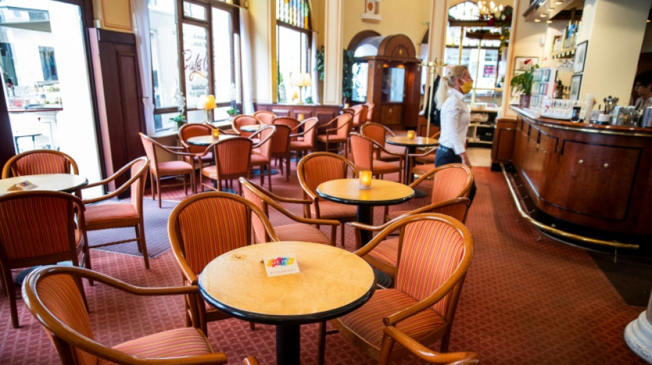 Umsatz in Hotels und Restaurants im ersten Halbjahr klar r&uuml;ckl&auml;ufig