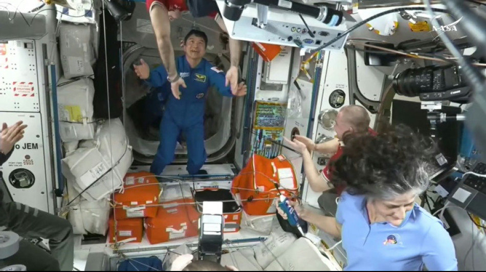 R&uuml;ckholmission f&uuml;r "gestrandete" Astronauten: Neue Besatzung auf ISS gelandet