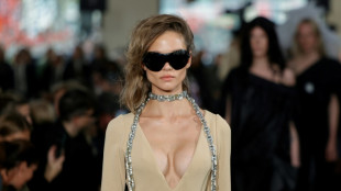 Andreas Kronthaler ajusta la mirada rebelde de la firma Vivienne Westwood en Par&iacute;s