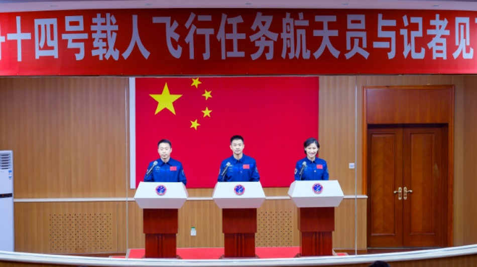 Tres astronautas despegan rumbo a la estaci&oacute;n espacial china de Tiangong