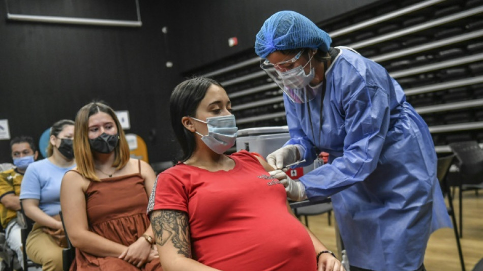 Mujeres en las Am&eacute;ricas sufren impacto "desproporcionado" del covid-19, dice OPS