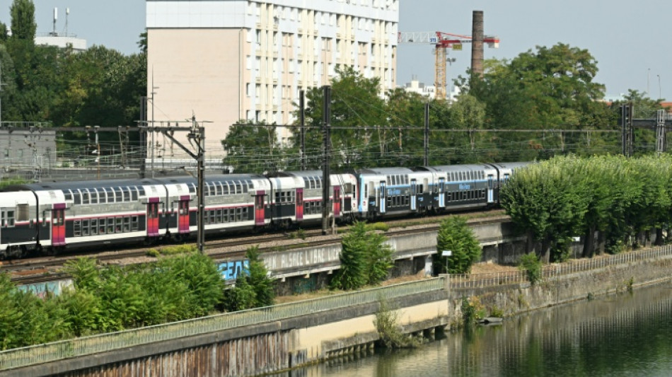 Corps dans la Seine: le suspect mis en examen pour une s&eacute;rie de quatre meurtres et incarc&eacute;r&eacute;