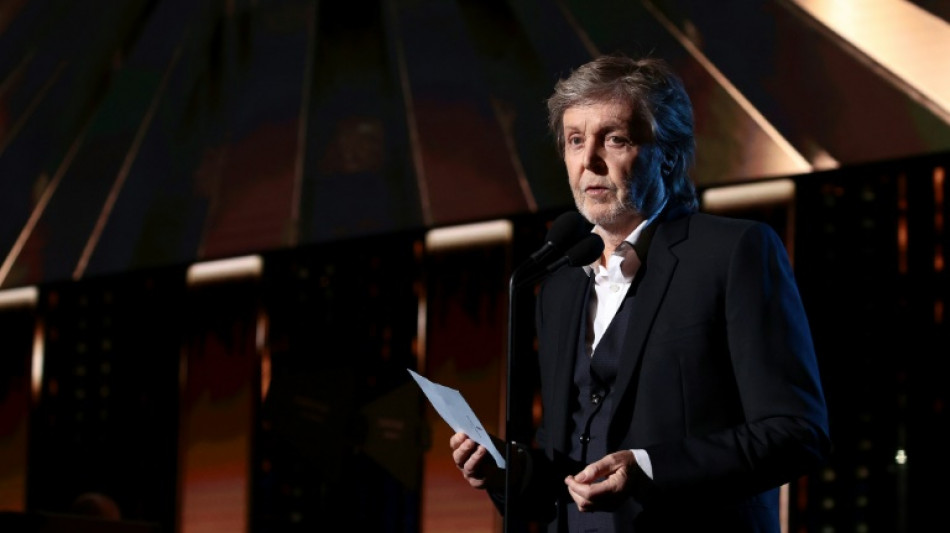 Unbekannte Beatles-Fotos von Paul McCartney in London enth&uuml;llt