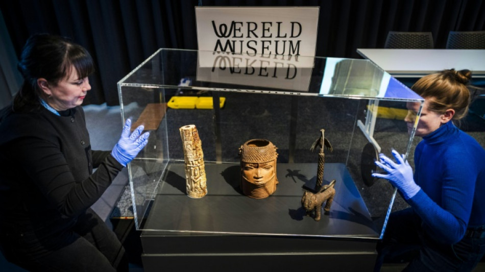Museu holandês se desfaz de bronzes do Benin para devolvê-los à Nigéria