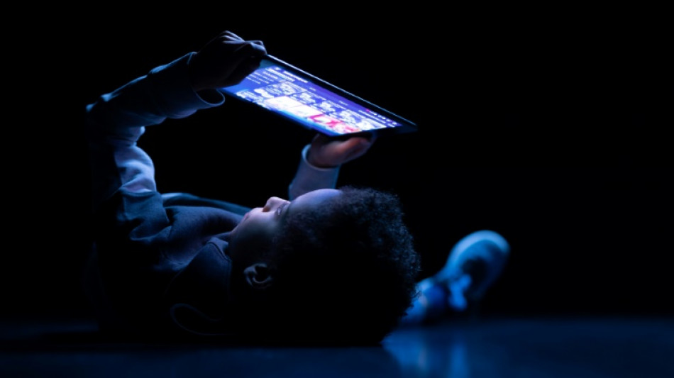 Enfants et &eacute;crans: promises depuis plus d'un an, les mesures restent limit&eacute;es