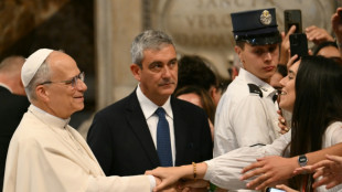 Vatican: le pape s'offre un bain de foule surprise aupr&egrave;s de 120.000 jeunes