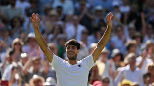 Alcaraz vence Fritz e fará terceira final seguida em Wimbledon