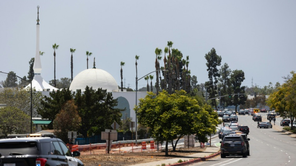 Tr&ecirc;s pessoas morrem em ataque a tiros em mesquita nos EUA; dois supostos agressores mortos