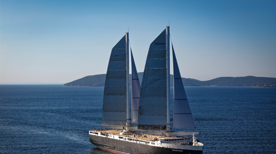 A Livorno attracca la prima nave da carico a vela