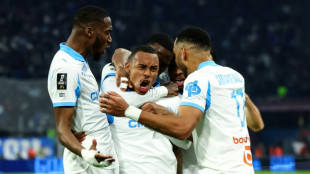 Ligue 1: Aubameyang d&eacute;livre l'OM, Kombouar&eacute; relance le Paris FC