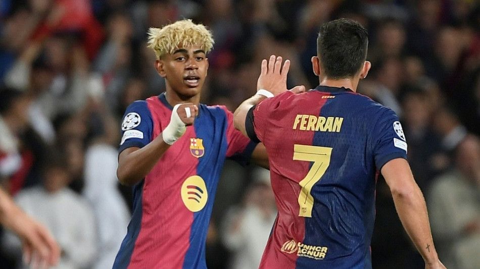 Traumtore am Flie&szlig;band: Flicks Triple-Traum wackelt