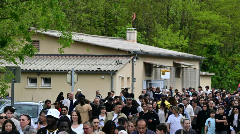 El odio "no tiene cabida en Francia", afirma Macron tras apuñalamiento de un musulmán