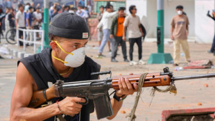 Manifestantes queman el Parlamento en Nepal y renuncia el primer ministro, tras la represi&oacute;n de las protestas