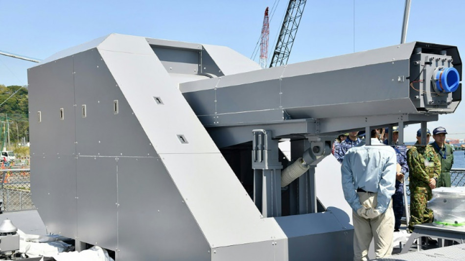 Japan shows off futuristic 'railgun' at defence expo