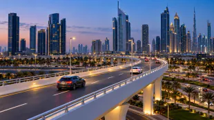 طرق دبي تفتتح الجمعة الجسر الأخير في مشروع دوار المركز التجاري