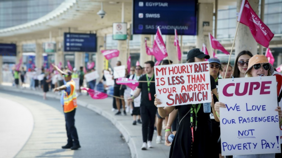 Comissários de bordo da Air Canada sofrem pressão para encerrar greve