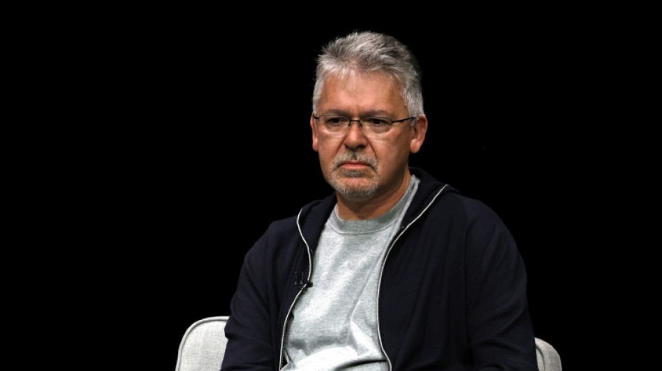 Apple anuncia a saída do diretor de IA da empresa