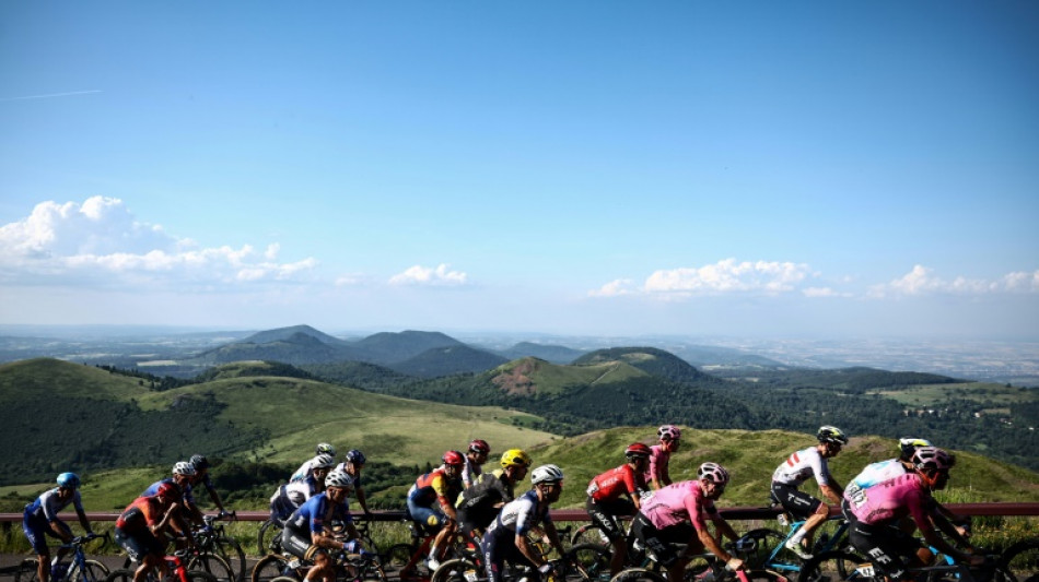 Potente entrada en Auvernia del Tour de Francia en la 10&ordf; etapa