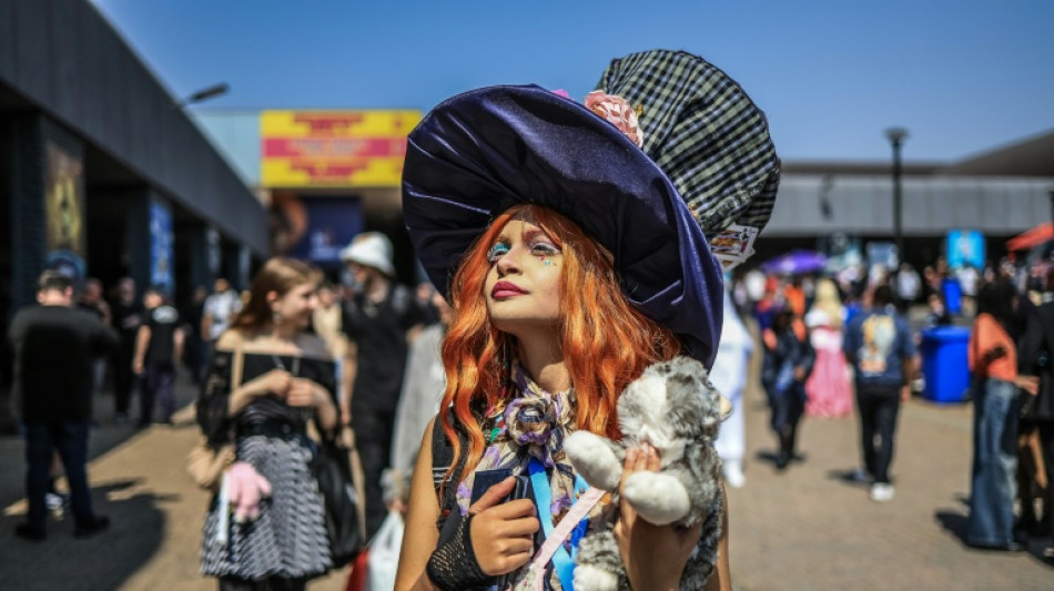 Fans pour into S.Africa Comic Con despite few celebrity headliners