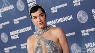 Katy Perry fliegt mit reinem Frauenteam ins All
