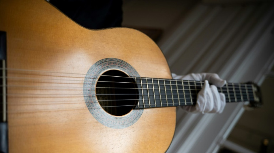 La legendaria guitarra espa&ntilde;ola &quot;La In&eacute;dita&quot;, a subasta en Par&iacute;s