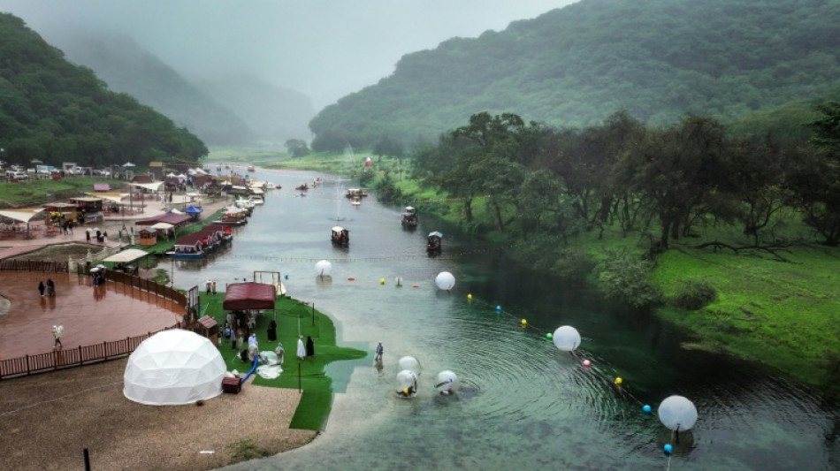 Com poesia e cantos, Omã busca preservar uma língua antiga